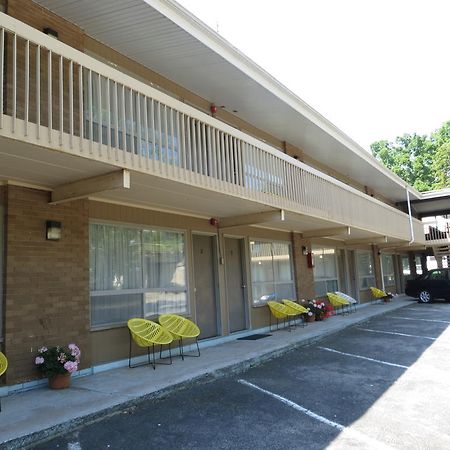 Parkway Motel Ниагара-Фолс Экстерьер фото
